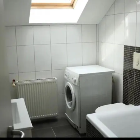 Le Wolf - 1 Privée Dans Un - 5mn Tram Du Centre - 15mn Tram Gare Tgv - Wifi - Parking Alloggio in famiglia